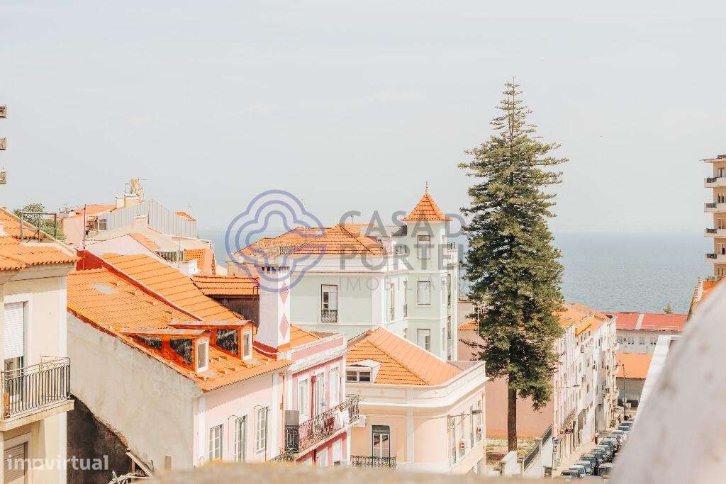 T2 Remodelado com Vista de Rio – São Vicente, Lisboa-15