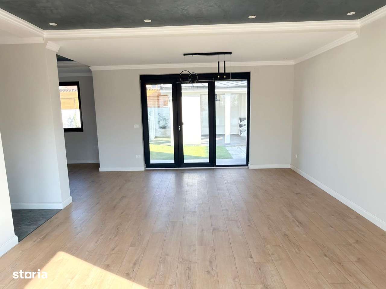 Dezvoltator vinde casa individuala, panouri solare si pompe caldura-9