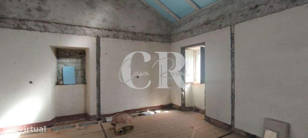 Moradia para restaurar-24