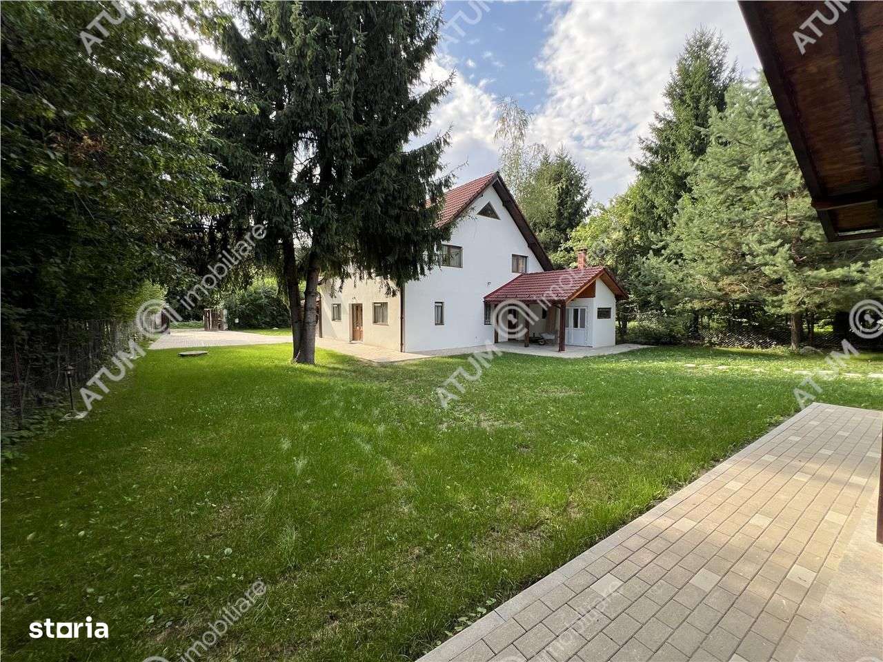 Cabana cu 7 camere 7 bai si teren 1000 mp in Avrig zona Mlaci - Imagine principală: 3/20