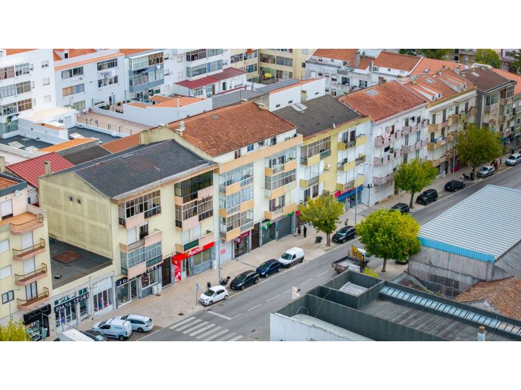 Apartamento T3 remodelado para venda no Sobral de Monte Agraço-27