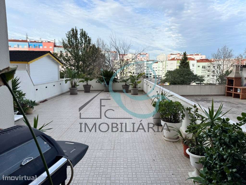 Apartamento T2 com terraço excecional e mezanino | Santa Marta do P...-9