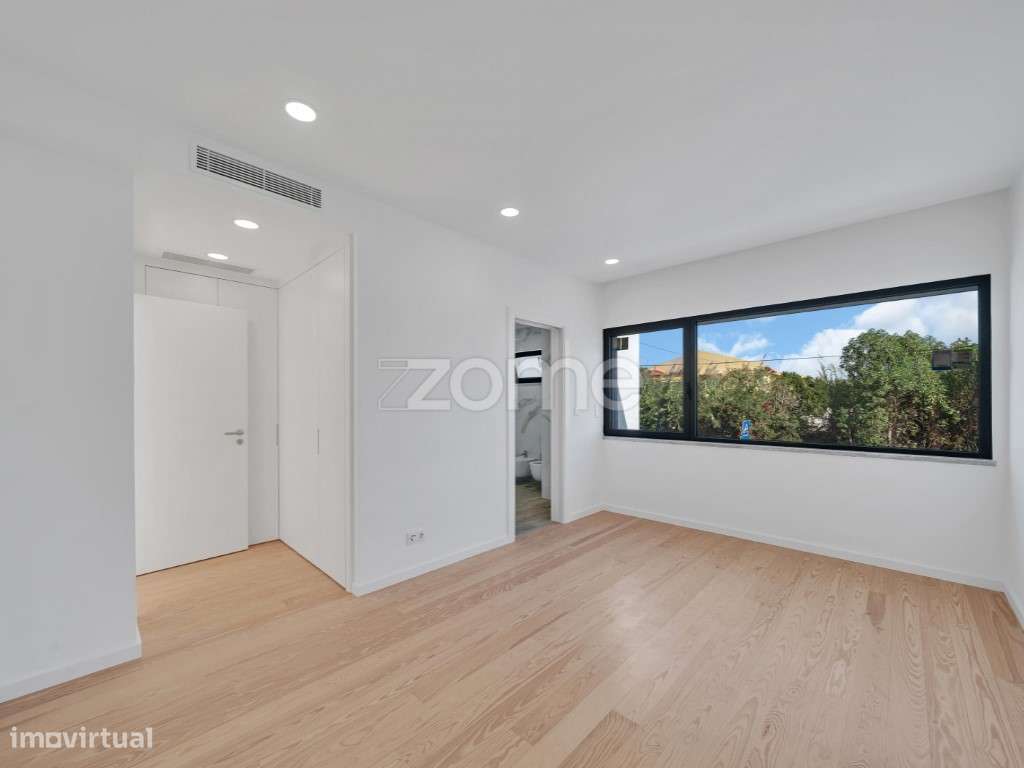 Moradia T6 Famões-13