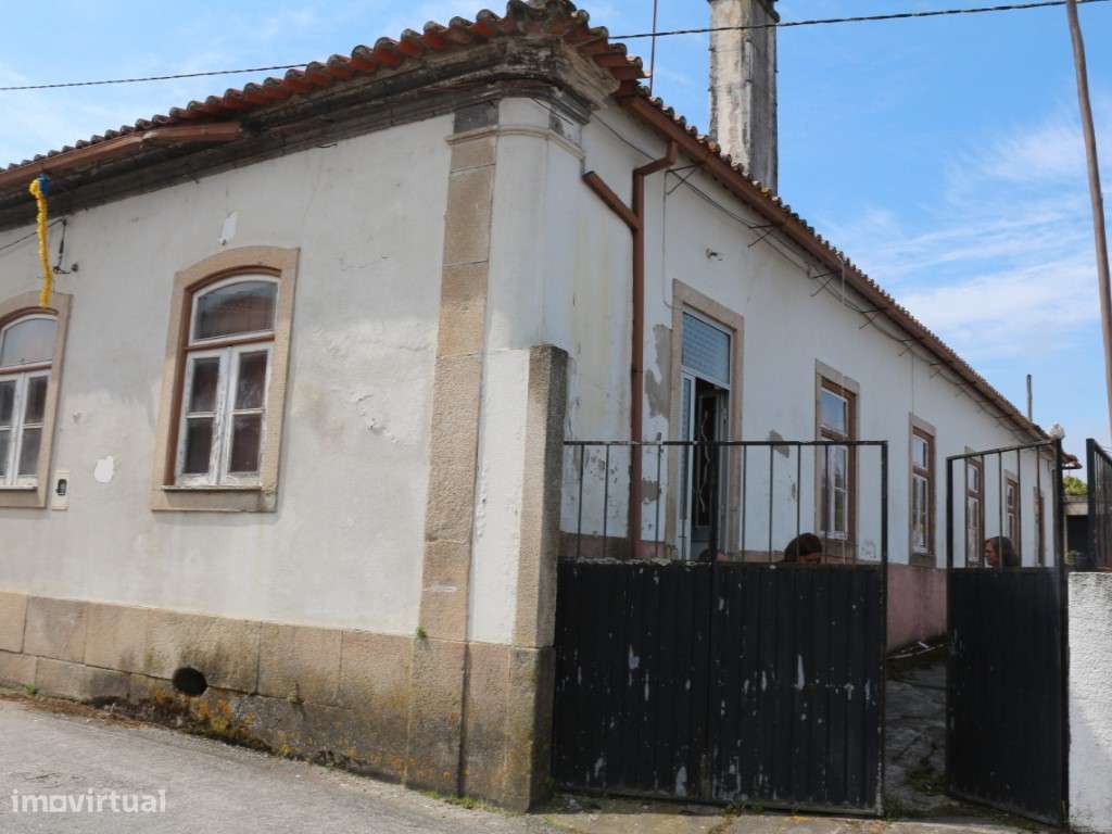 Moradia isolada inserida em terreno de 727m2 - Venda da Esperança, ...-15