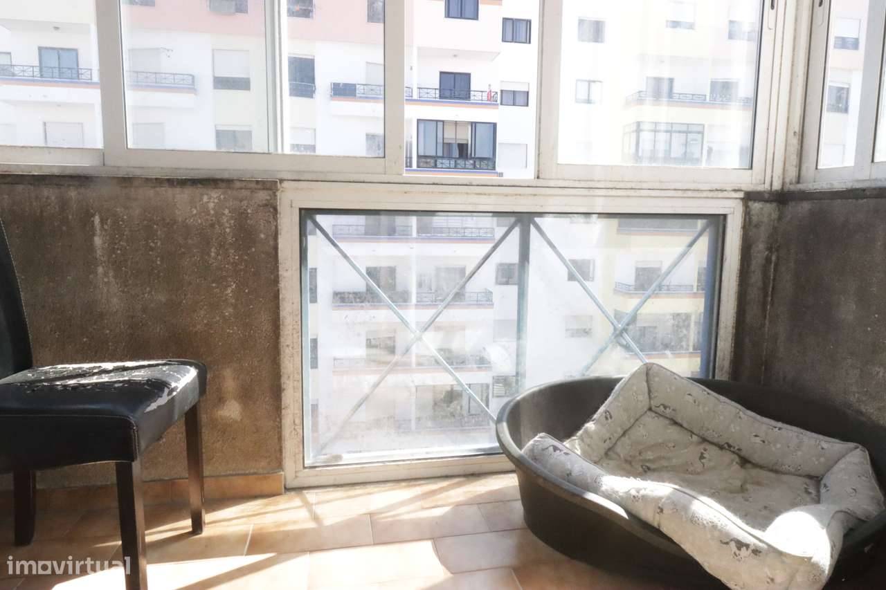 Apartamento Duplex T4+1 de ampla área, em Mem Martins-16
