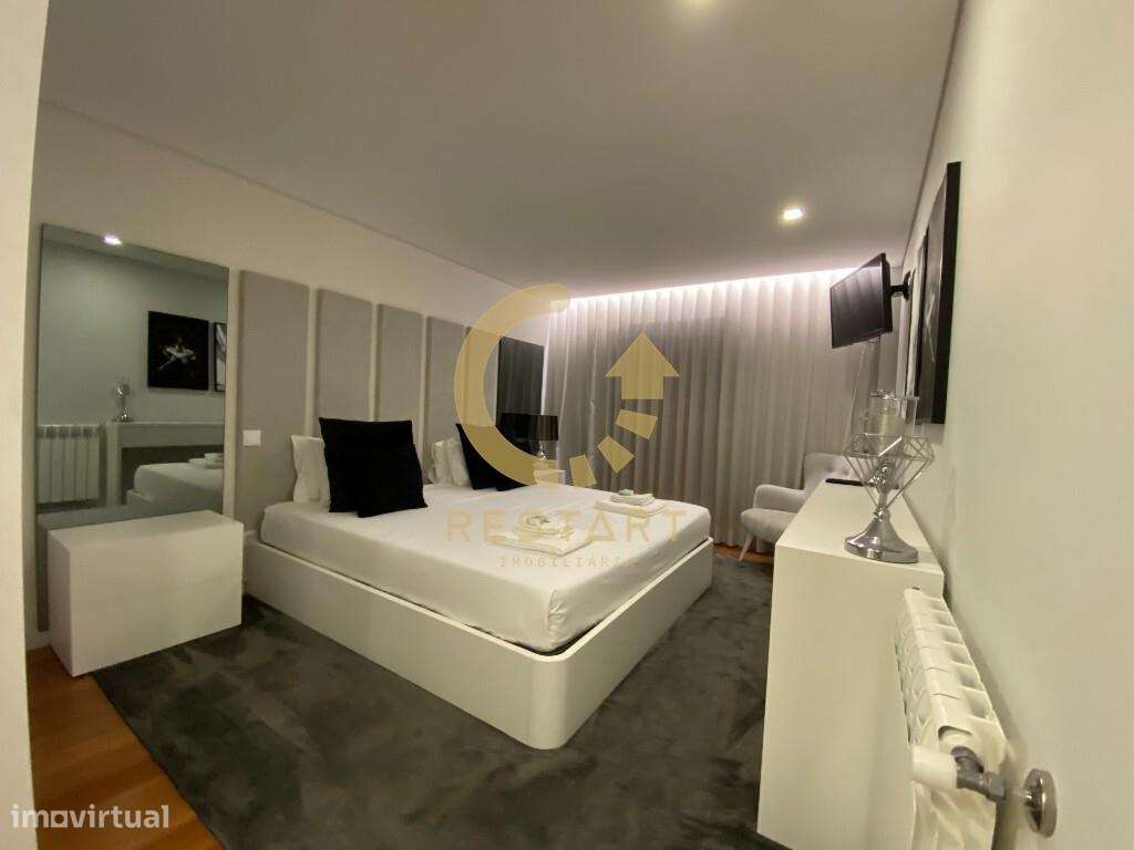 Apartamento T3 totalmente mobilado com vista Rio-13