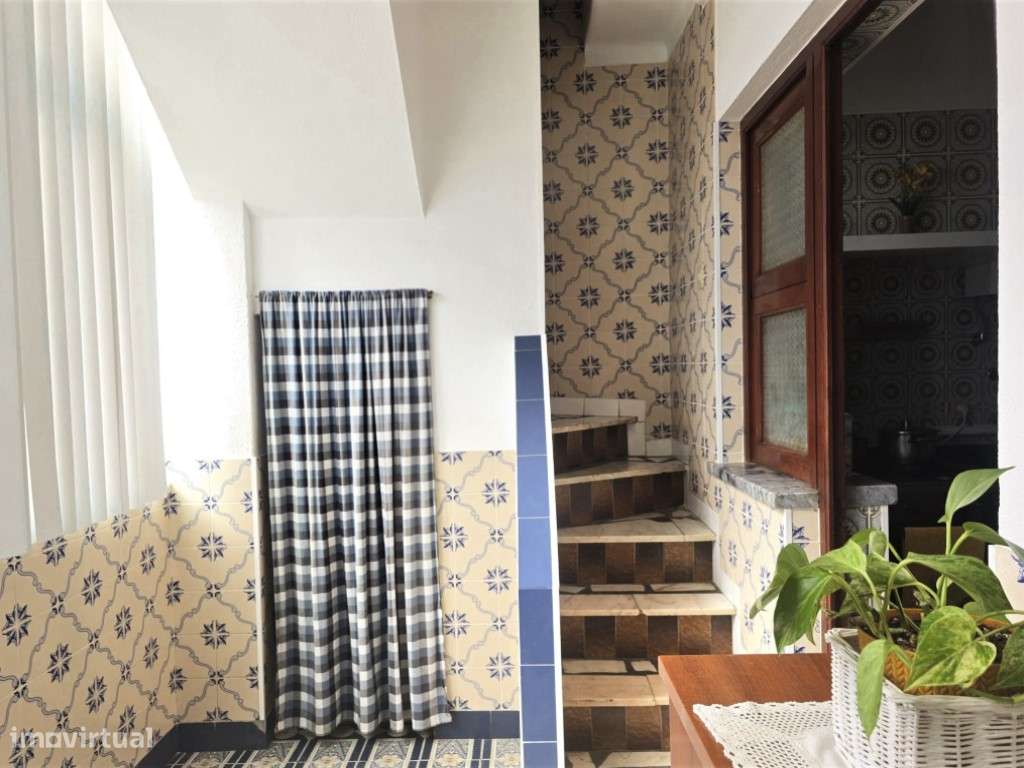 Apartamento T2 + Sótão-13