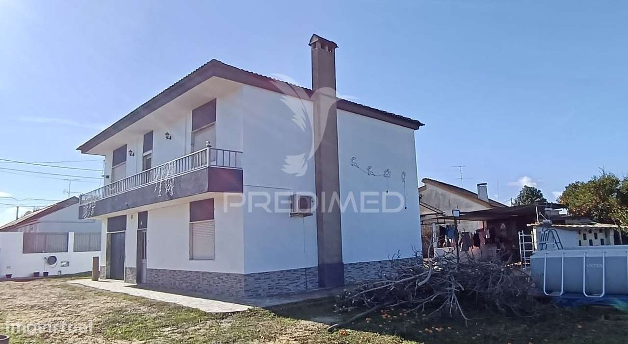 Moradia T3 + 2 com ampla área externa-4