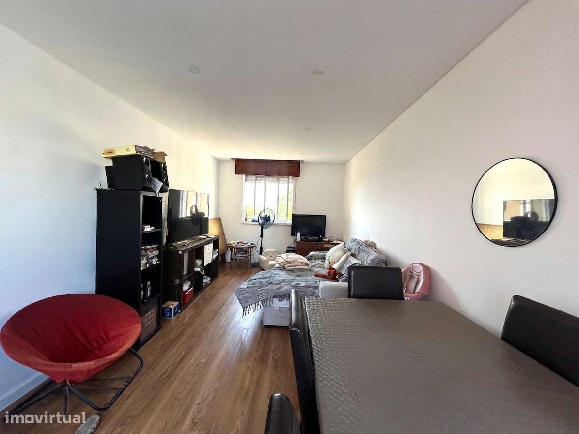 Apartamento remodelado T2 - Miratejo-32