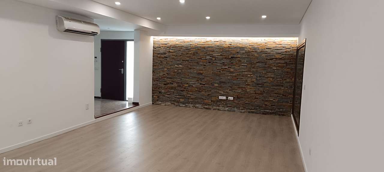 Moradia T4 Isolada na Urbanização do Bonito – Entroncamento-52