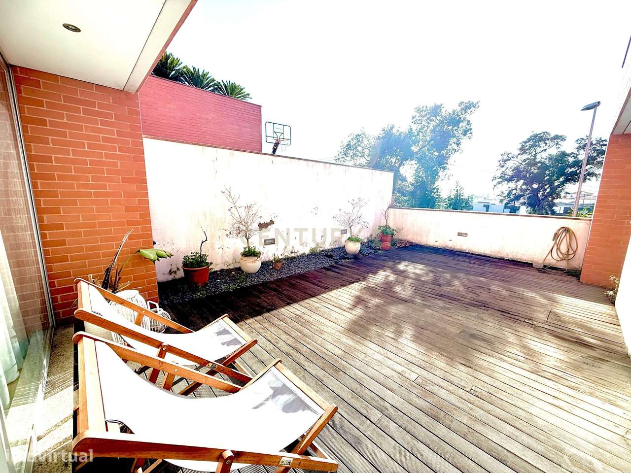 Moradia T3 com suite master, em condomínio de prestígio – Estrada Real-43