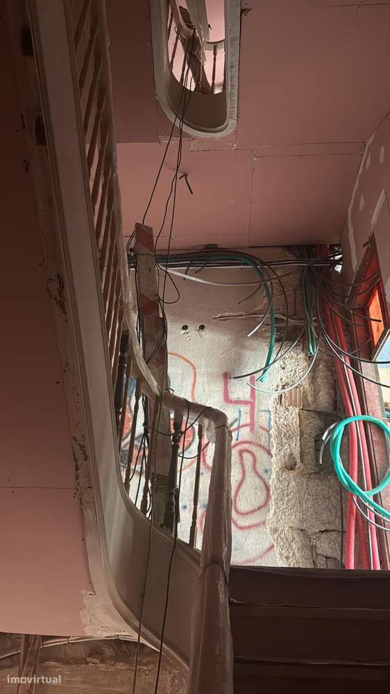 Prédio com 13 frações na Ribeira-7