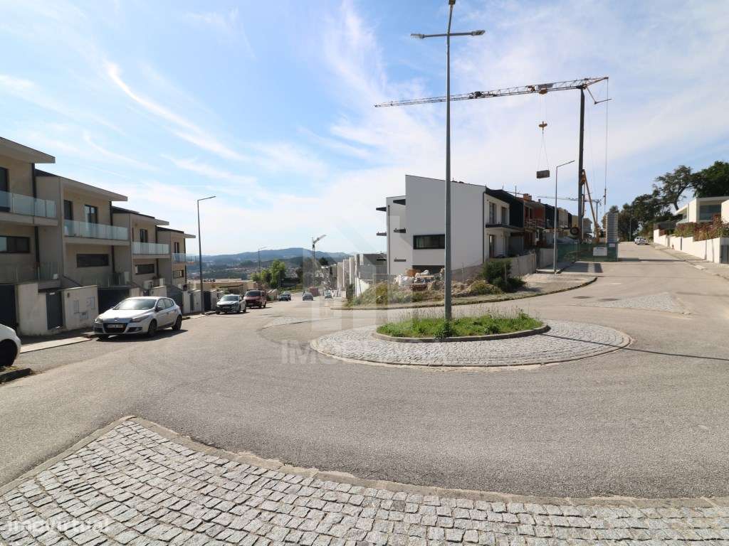 Venda Moradia Geminada T3, em Esporões, Braga-48