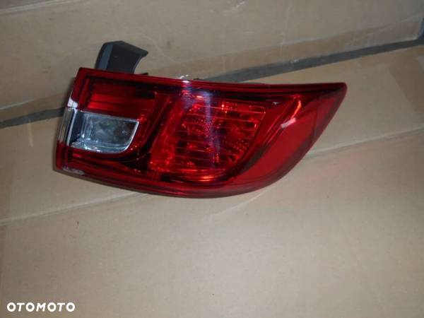 RENAULT CLIO IV LAMPA TYLNA PRAWA ŁADNA - 1