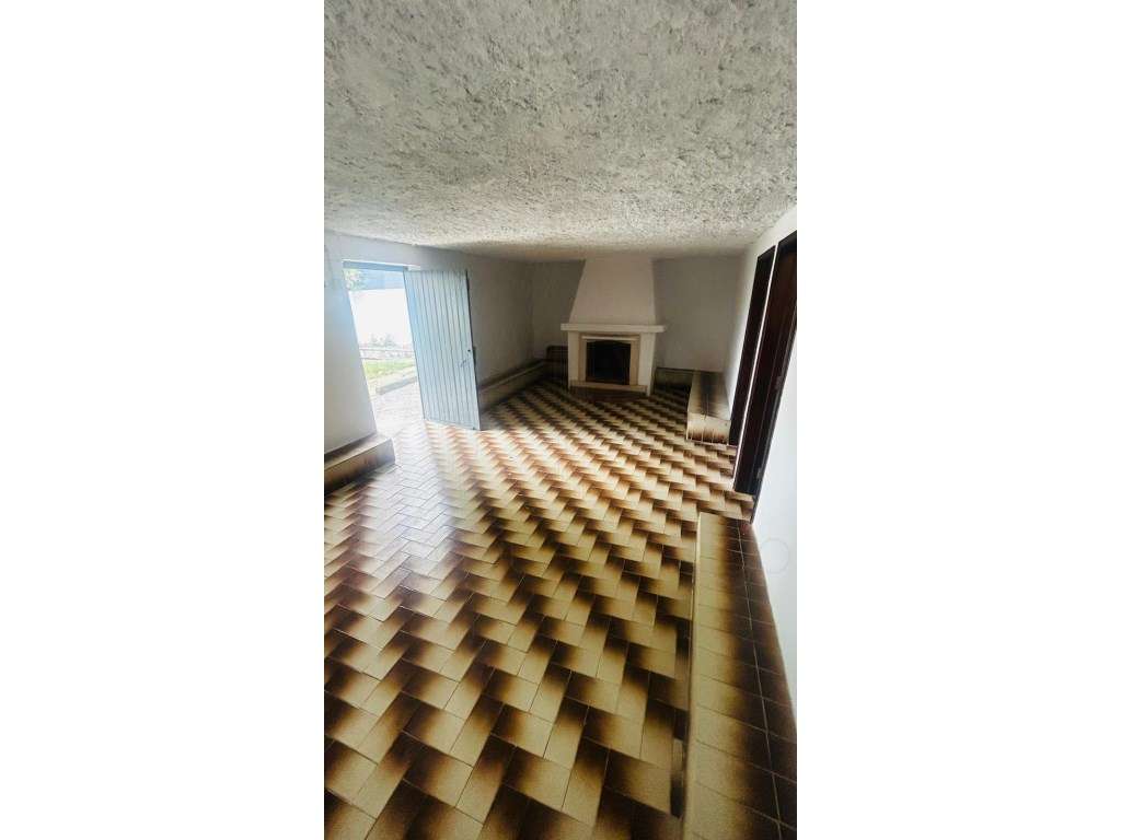 Moradia Isolada T3 em lote de 667m2 em Lagoa de Albufeira, Sesimbra-32