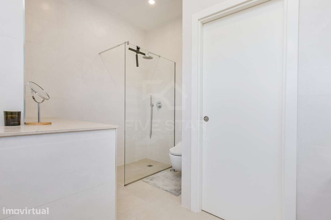 Moradia T4 na Guia -  Charme Algarvio com Total Privacidade - Piscina-34