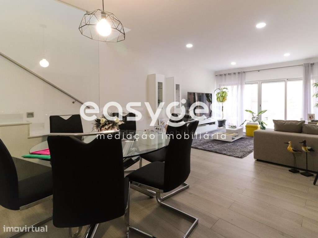 Moradia Geminada, T3 com cave em Vila Real de Santo António - Grande imagem: 4/37