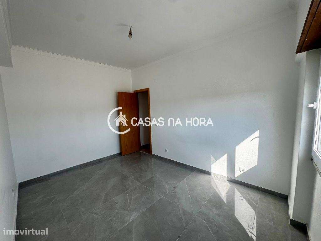 Apartamento T3 em Almada próximo da Base do Alfeite-5