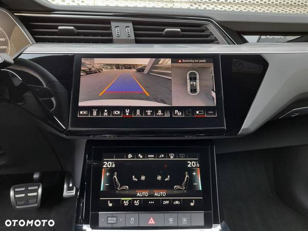 Audi e-tron - 36