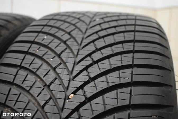 R18 235/40 Goodyear Vector 4 Seasons GEN-3 Cena za parę - 3