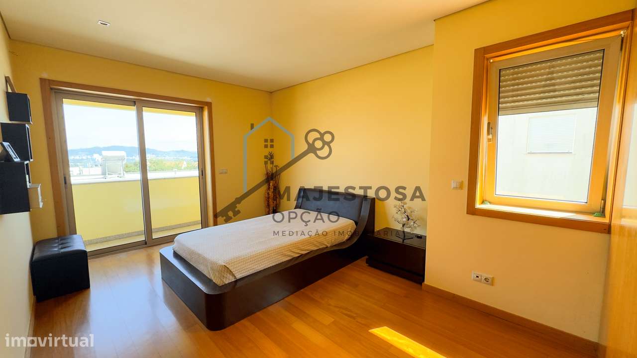 Moradia Isolada com Jardim —Abelheira, Viana do Castelo-25