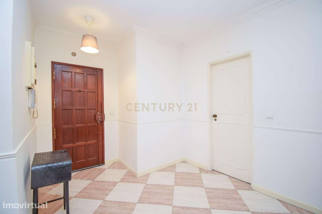 Exclusivo apartamento T2 com terraço na Quinta do Barão – Carcavelos-5