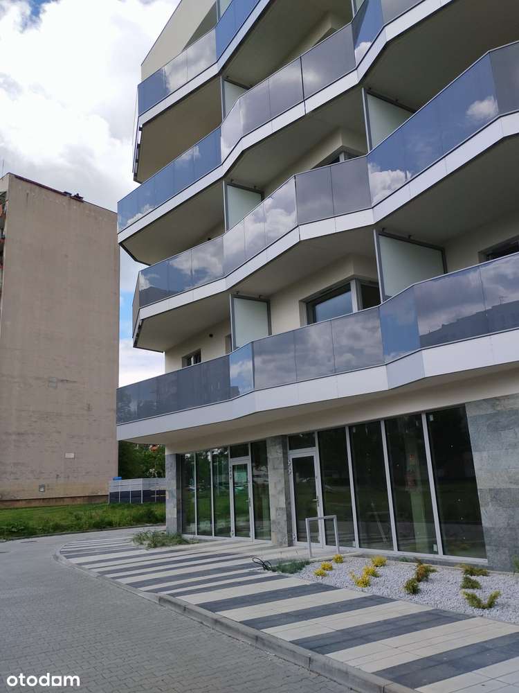 NOWY! Lokal USŁUGOWY Cena z komórką 8,92m2 i z 2-ma miejscami BRUTTO - Pełny obrazek: 2/14