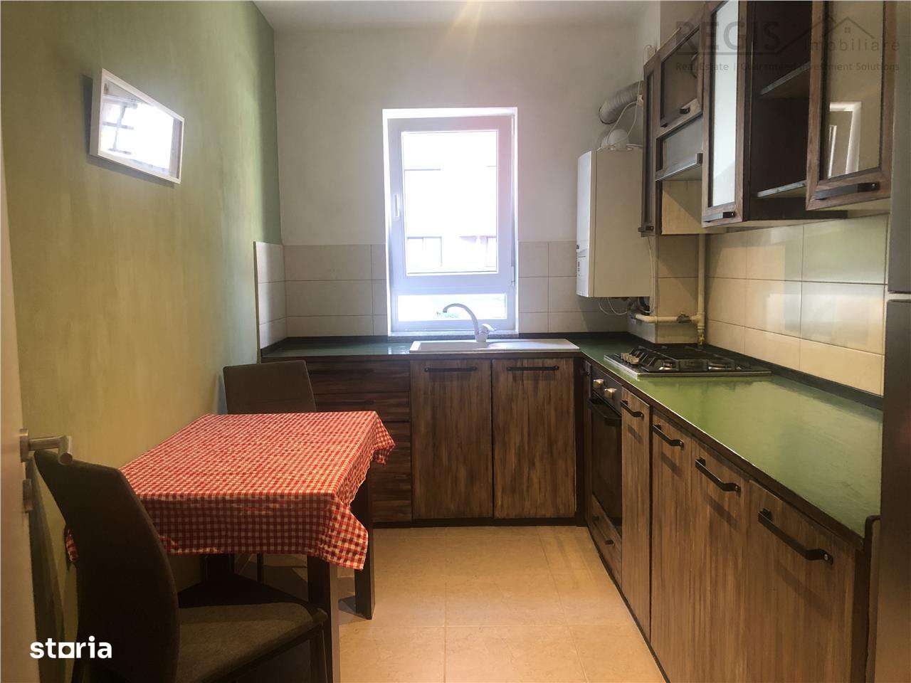 Decomandat, Mobilat, 2 Camere, Parcare, Pozitie Buna - Coresi - Imagine principală: 3/13