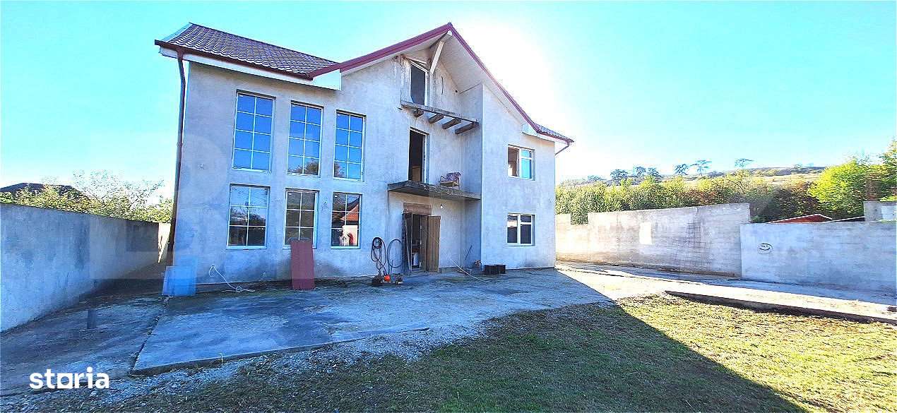 Casa individuala, 8 camere, 3 bai, 256 Su, 730 teren, Jucu Herghelie - Imagine principală: 4/19