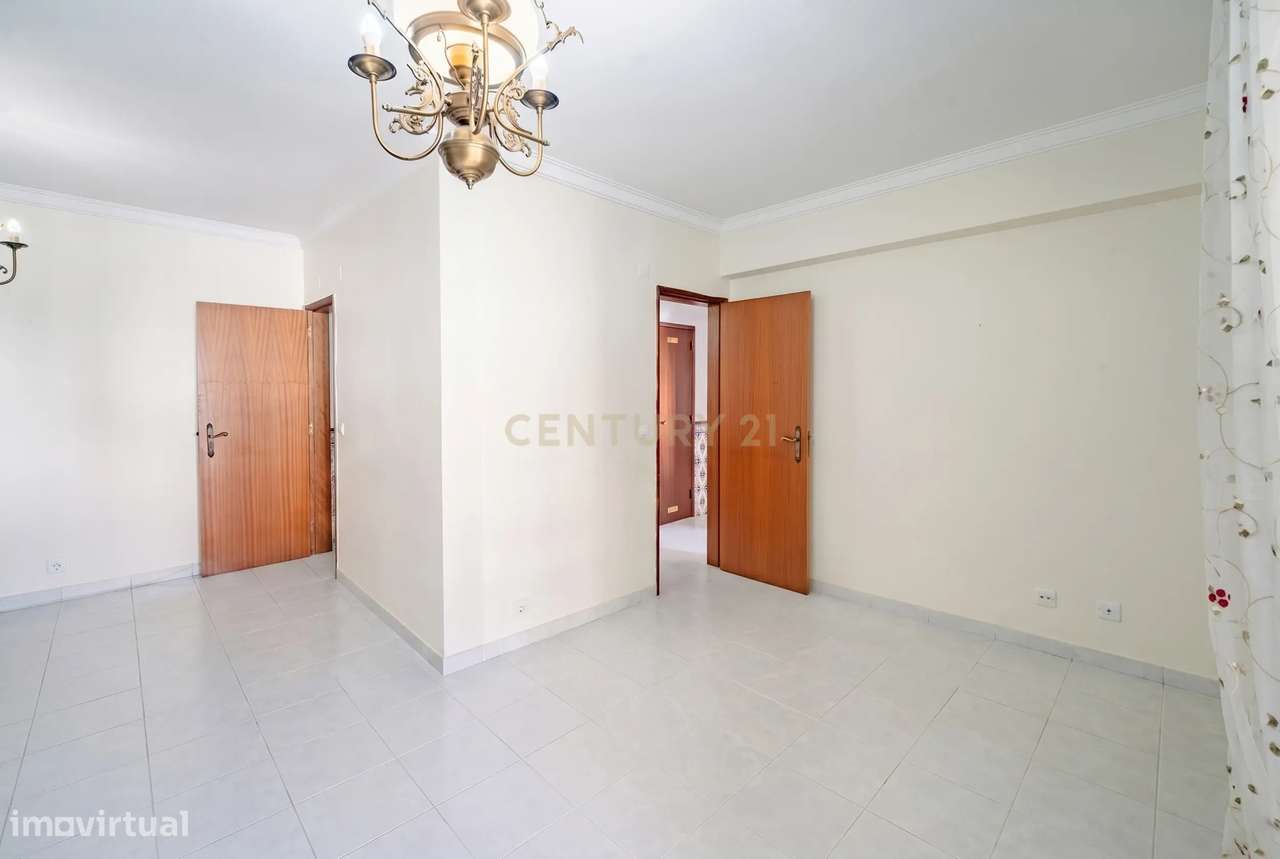 Apartamento T3 em Amora, Seixal - Oportunidade Única!-6