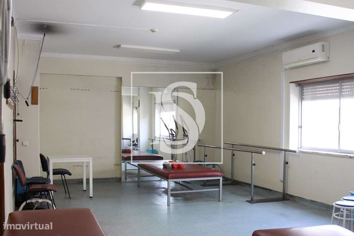 Andar de prédio em Almada - Grande imagem: 2/14