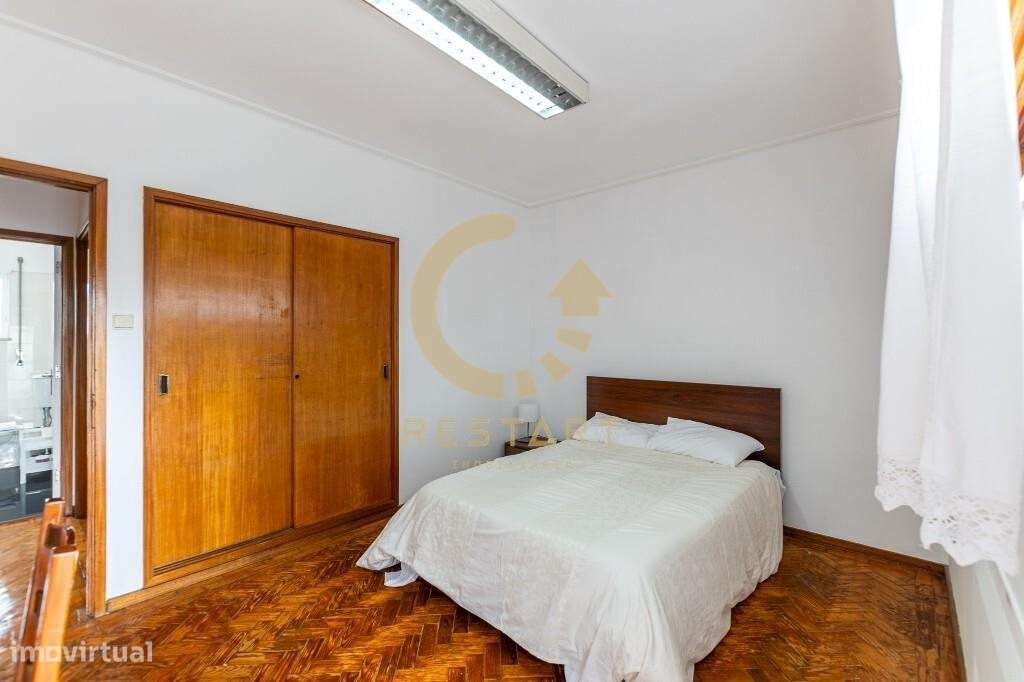 Moradia T11 Remodelada – Venda com Rendimento Garantido – Santa Luzia,-45