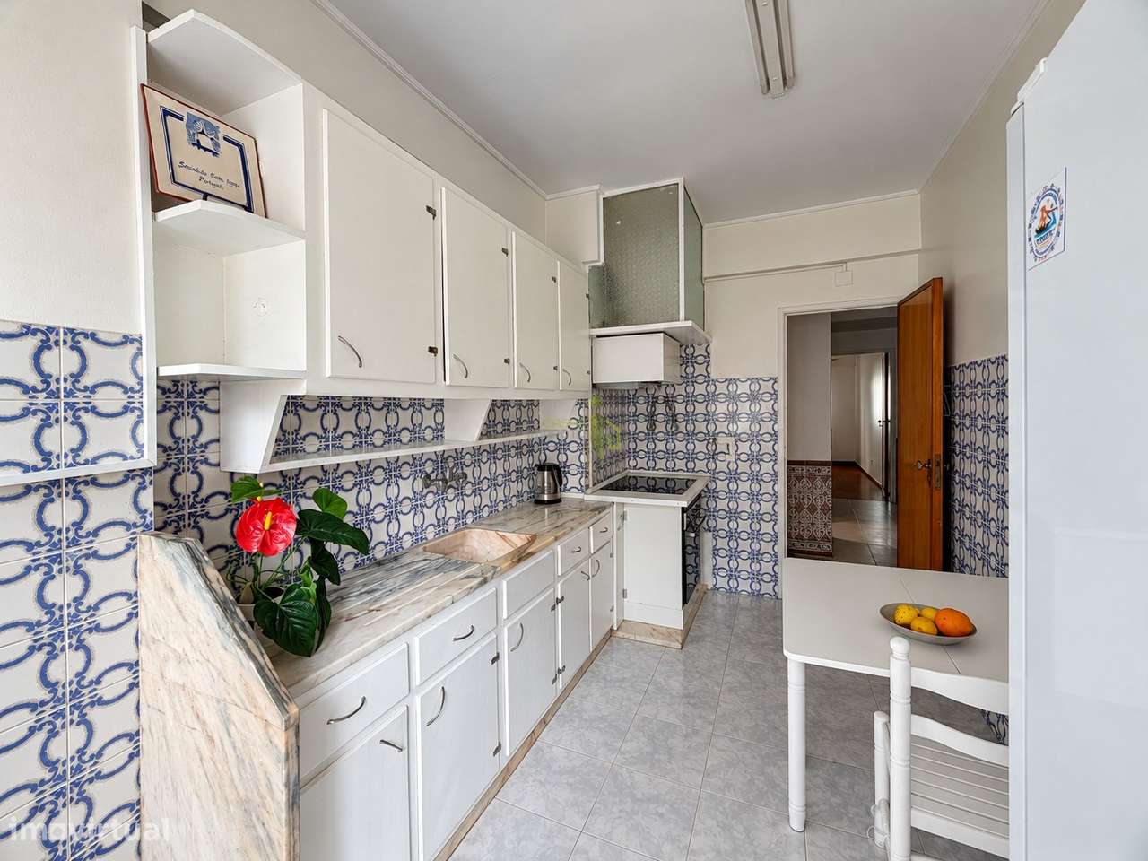 Apartamento T2 com Varanda, Elevador  | Junto a Comércio, Escolas e Tr-18