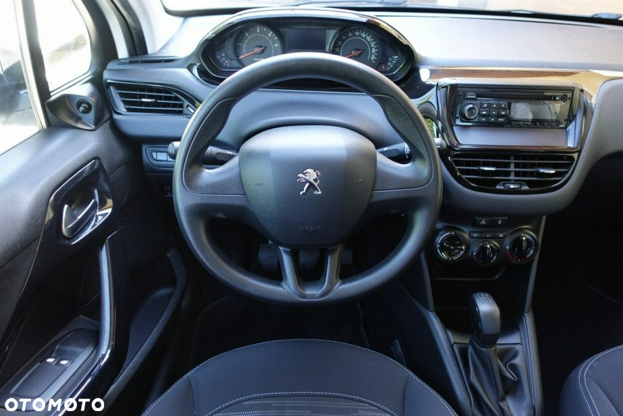 Peugeot 208 - 14