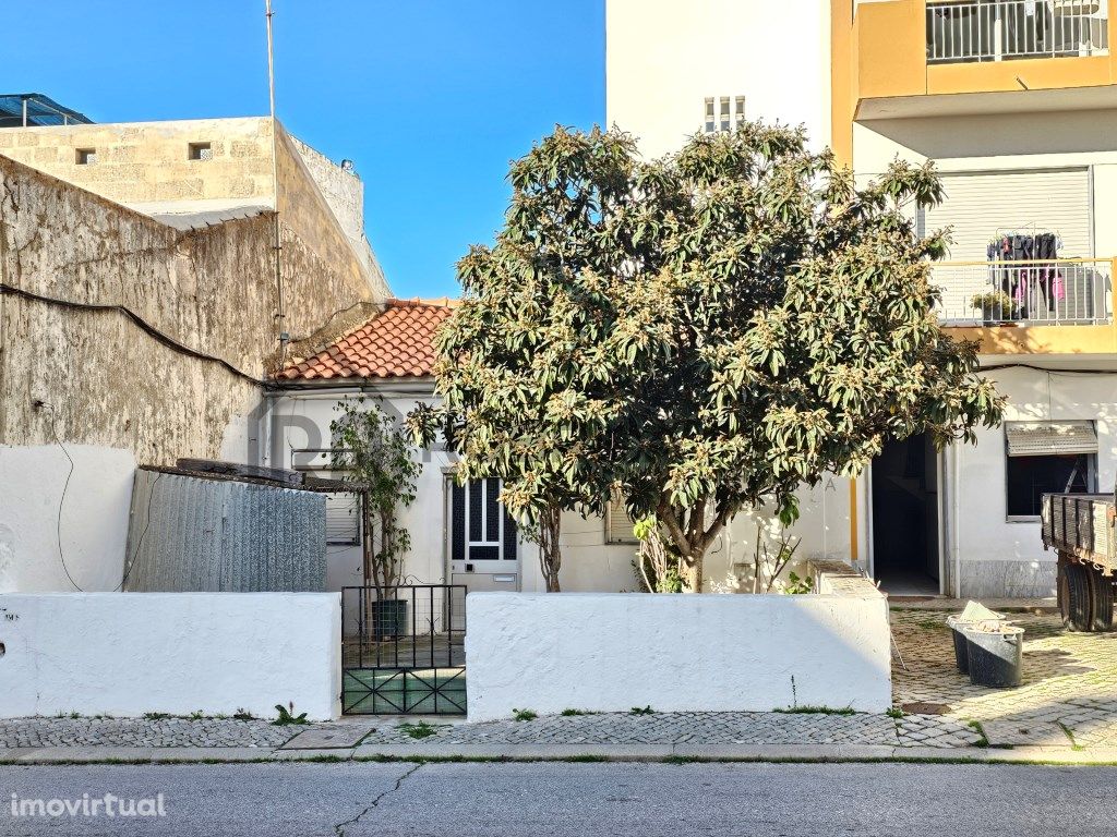 Casa térrea perto do centro de Loulé