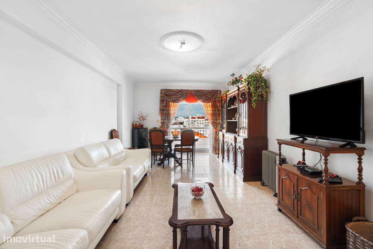 Apartamento T2 com varanda e vista desafogada-17