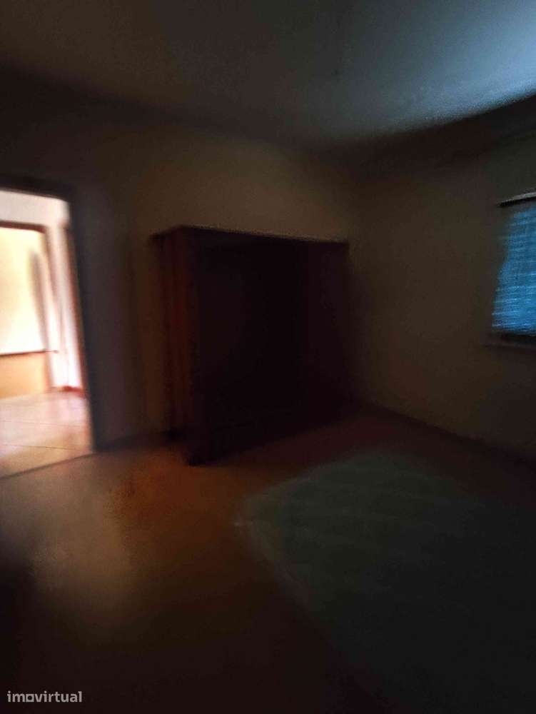 Moradia T2 com Terreno e Potencial de Construção-5