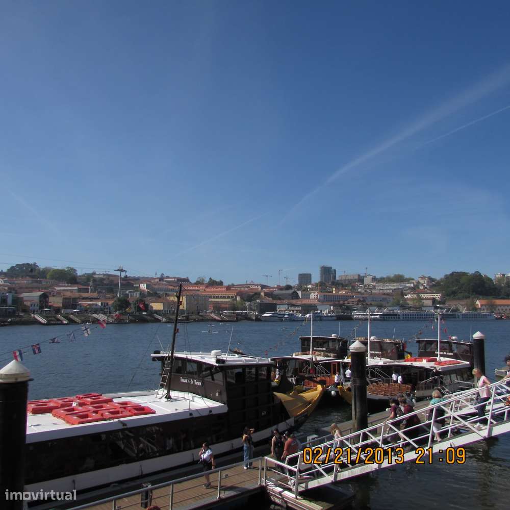 Prédio com 13 frações na Ribeira-16