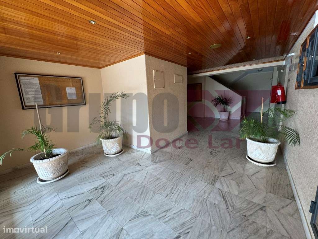 Apartamento T2 c/ piscina - Condominio Privado-37