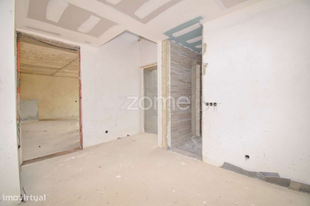 Moradia nova T4 luxo em condomínio privado no Barro em Loures-9