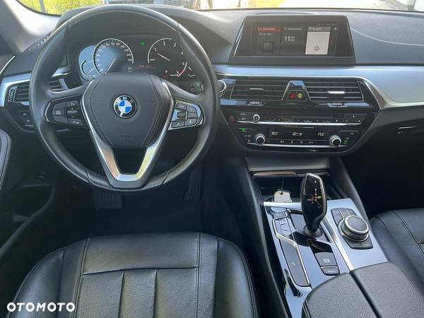 BMW Seria 5 520d Touring - 28