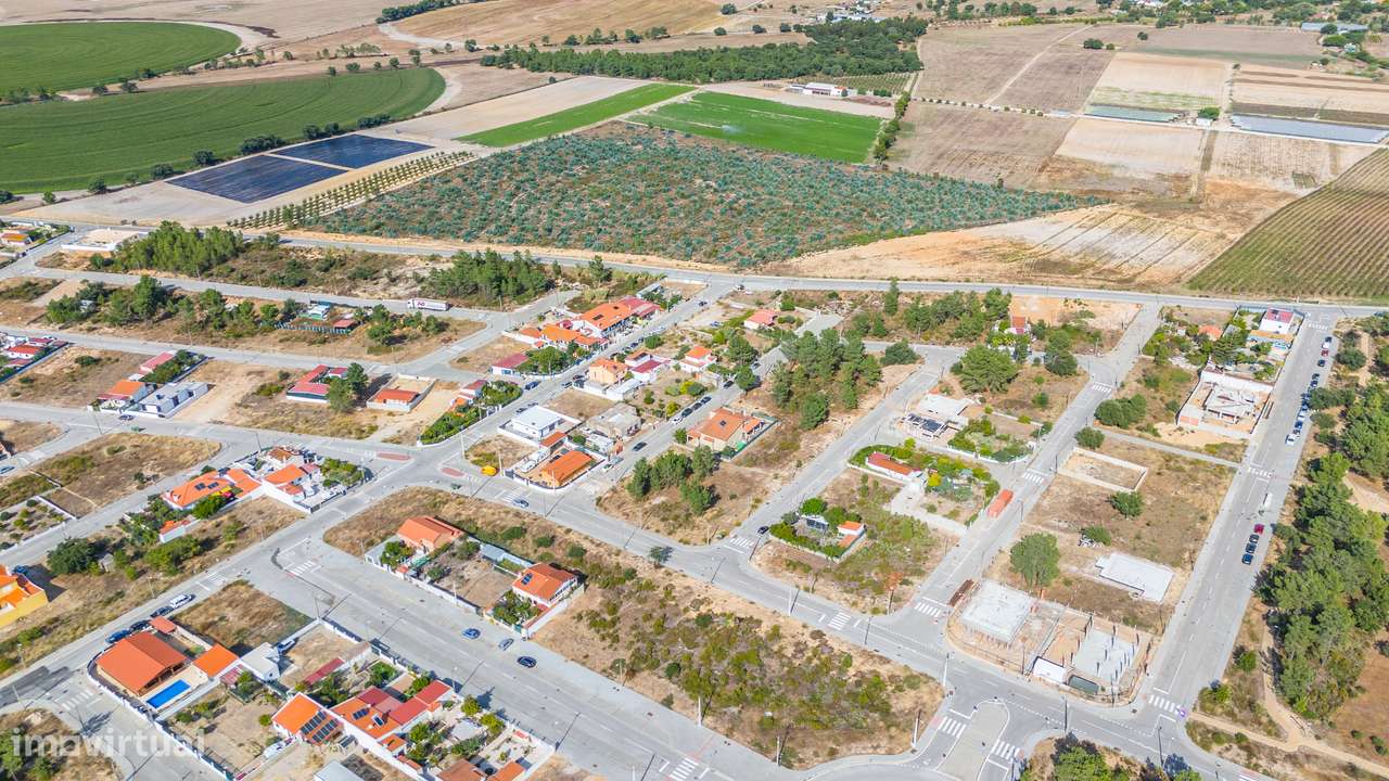 Terreno Urbano em Zona Tranquila: Construa a Casa dos Seus Sonhos! - Grande imagem: 2/9