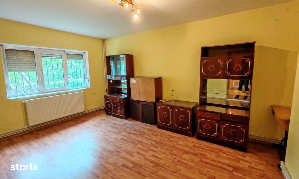 Apartament 4 camere, parter, Micro 21, Galati