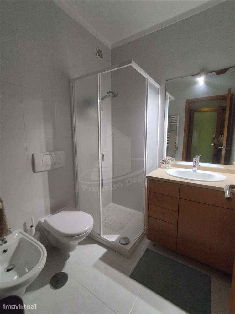 T4 com garagem para 2 carros-23