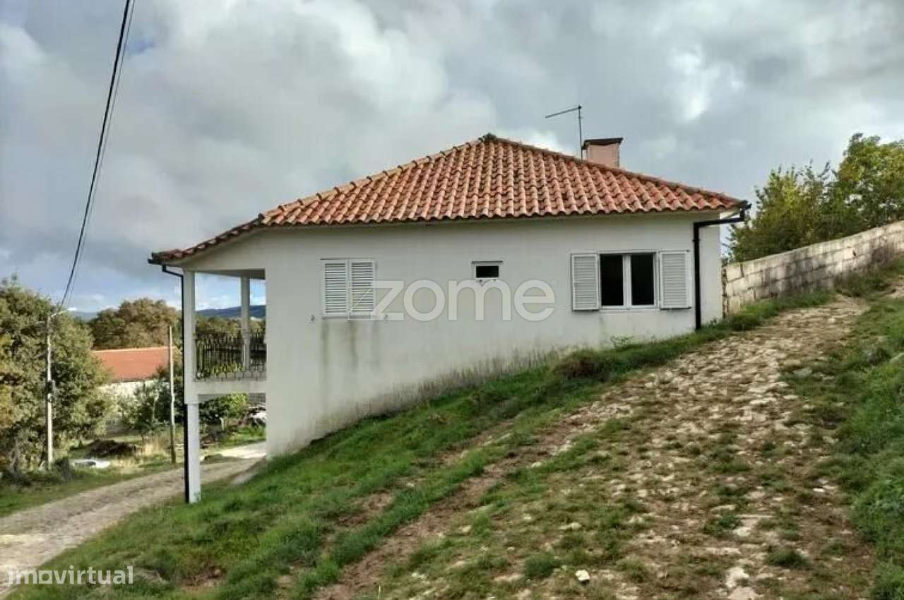 Quinta em Montalegre (cinco quartos e duas caas de banho-3