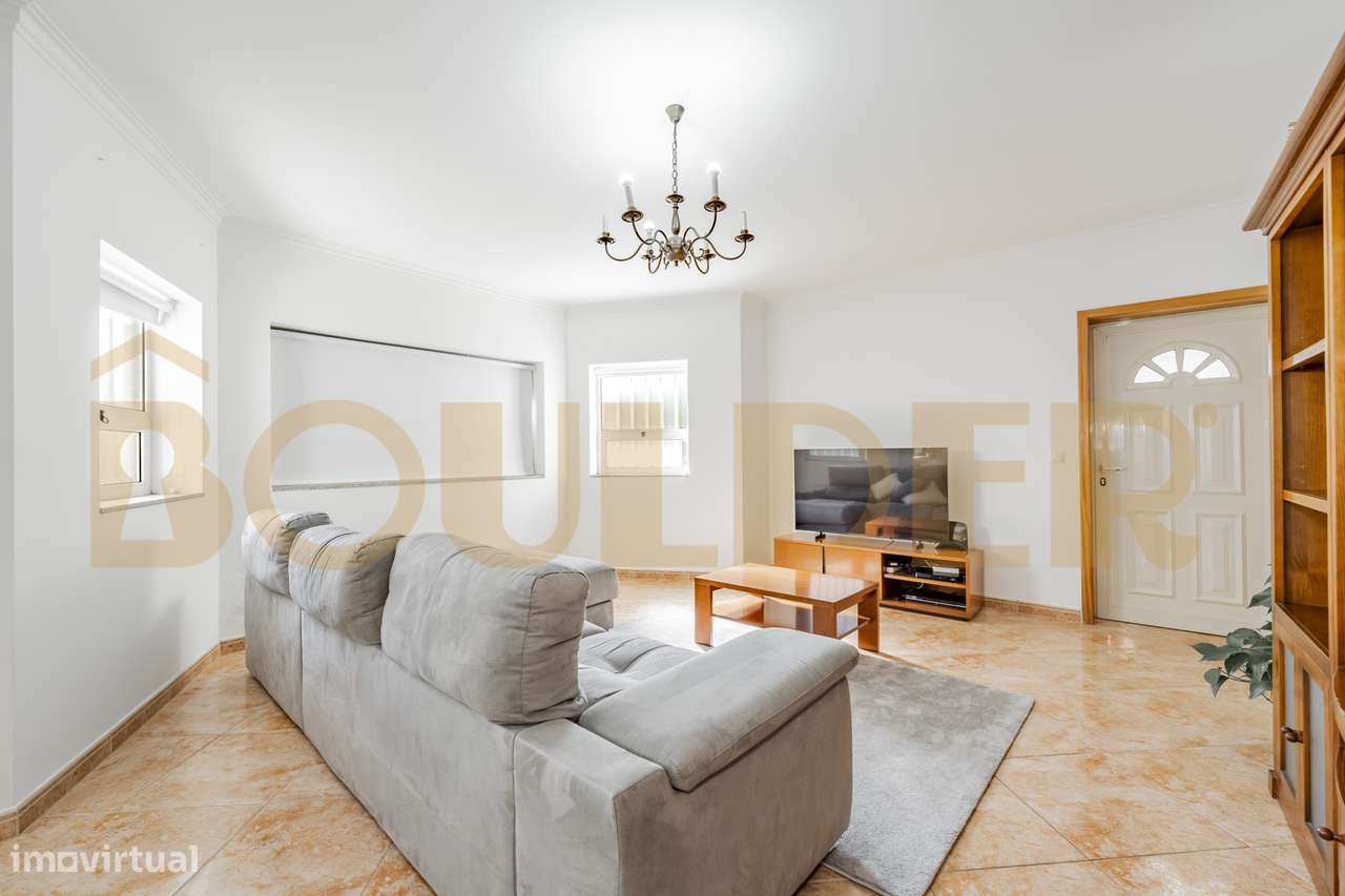 Moradia T3 em Fonte Arcada-16