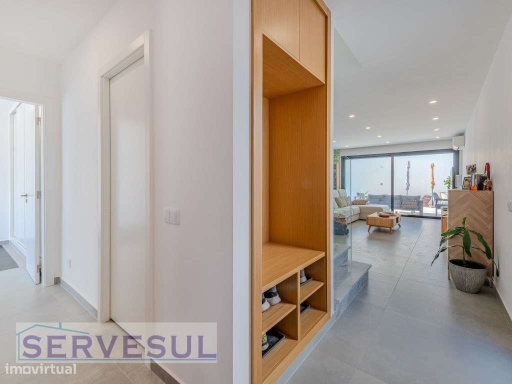 Moradia Moderna Geminada composta por 4 quartos e piscina privada, ...-19