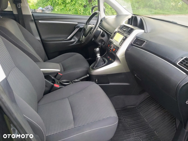 Toyota Verso 1.8 Premium 7os EU6 - 32