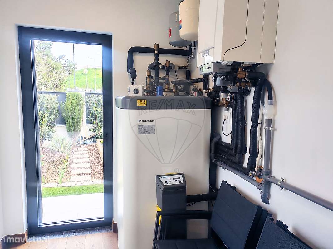 Moradia T4 para venda-26