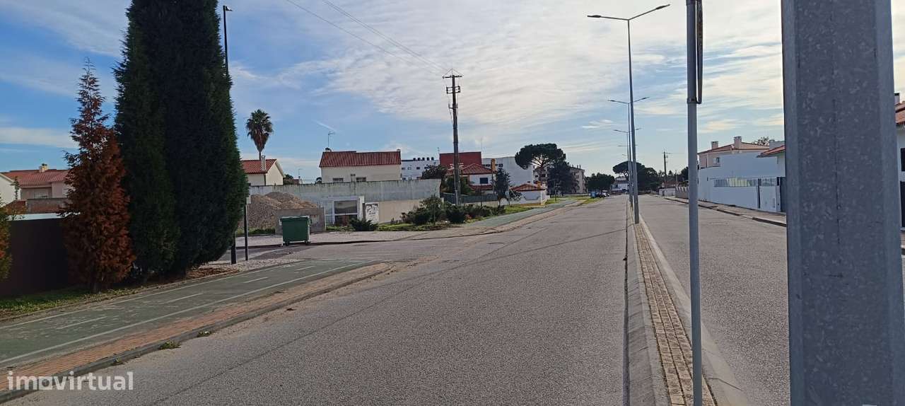 Moradia T4 Isolada na Urbanização do Bonito – Entroncamento-5